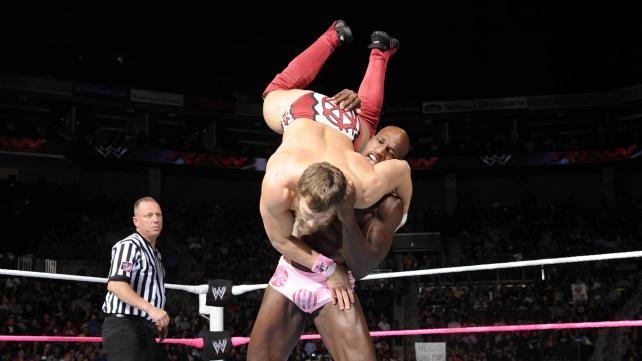 Raw Supershow: Team Punk vs Team Foley (photos + videos)