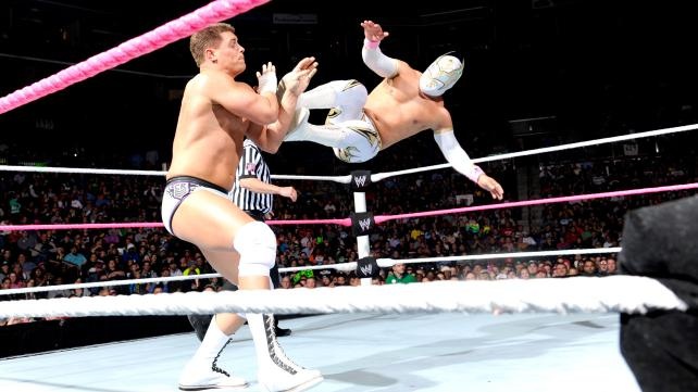 Raw Supershow: Team Punk vs Team Foley (photos + videos)