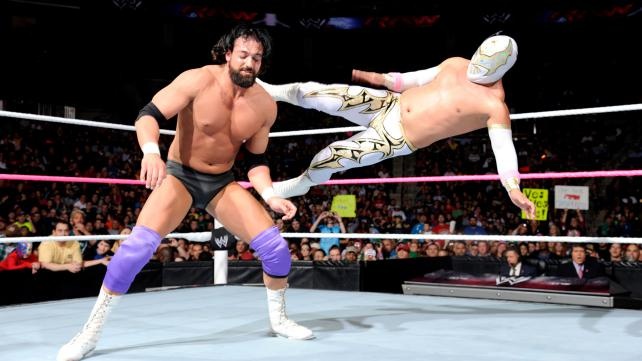 Raw Supershow: Team Punk vs Team Foley (photos + videos)