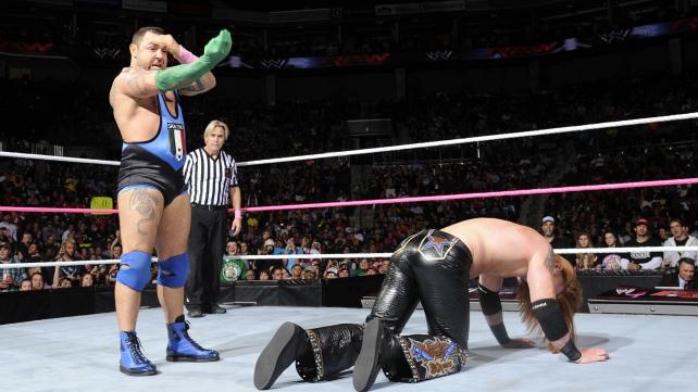 Raw Supershow: Team Punk vs Team Foley (photos + videos)