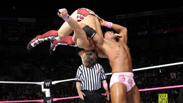 Raw Supershow: Team Punk vs Team Foley (photos + videos)