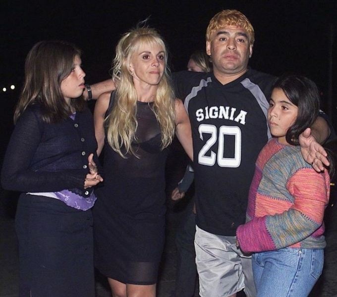 Ρετρό ιστορίες: Ντιέγκο Μαραντόνα, 52 κεράκια για ένα θρύλο! (photos+videos)