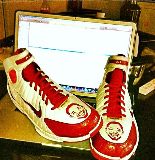 Αμίρ Τζόνσον: Έβαλε το πρόσωπό του στα παπούτσια του (photos)