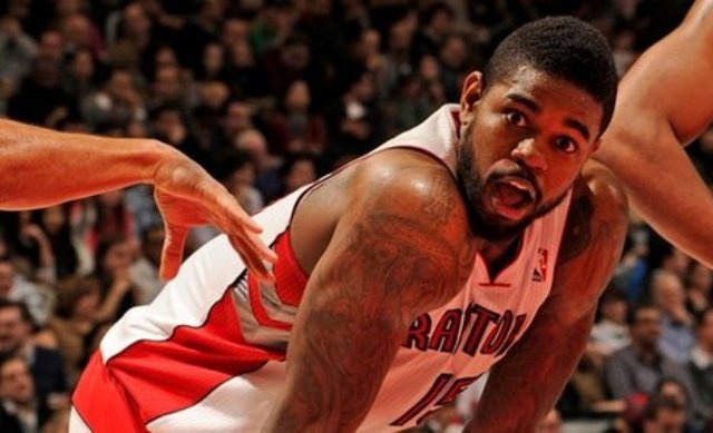 Αμίρ Τζόνσον: Έβαλε το πρόσωπό του στα παπούτσια του (photos)