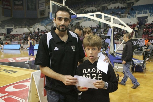 ΠΑΟΚ: Μοίρασε δώρα (photos)