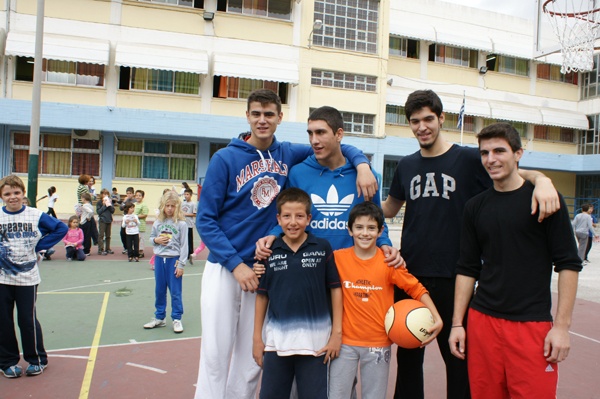 Ίκαρος Καλλιθέας: Επίσκεψη στο 10ο Δημοτικό (photos)