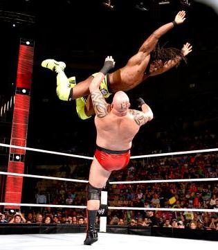 Raw SuperShow: Έδρασαν πάλι τα… τσιράκια του Punk (photos+videos)