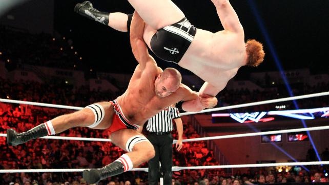 Raw SuperShow: Έδρασαν πάλι τα… τσιράκια του Punk (photos+videos)