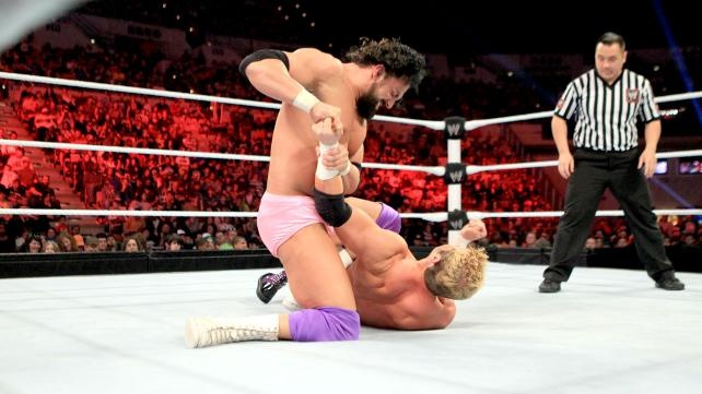 Raw SuperShow: Έδρασαν πάλι τα… τσιράκια του Punk (photos+videos)