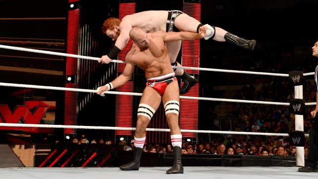 Raw SuperShow: Έδρασαν πάλι τα… τσιράκια του Punk (photos+videos)