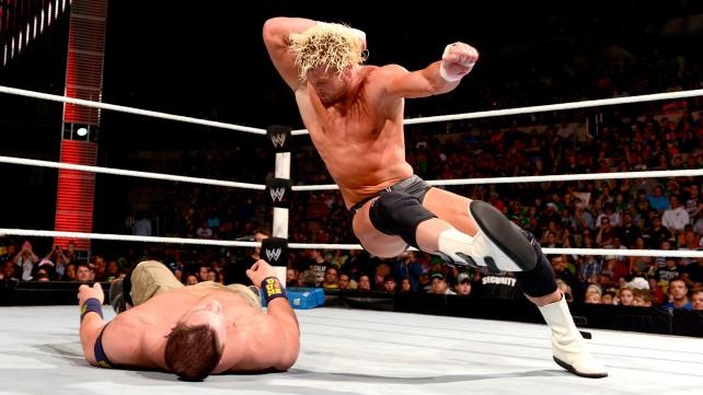 Raw SuperShow: Έδρασαν πάλι τα… τσιράκια του Punk (photos+videos)