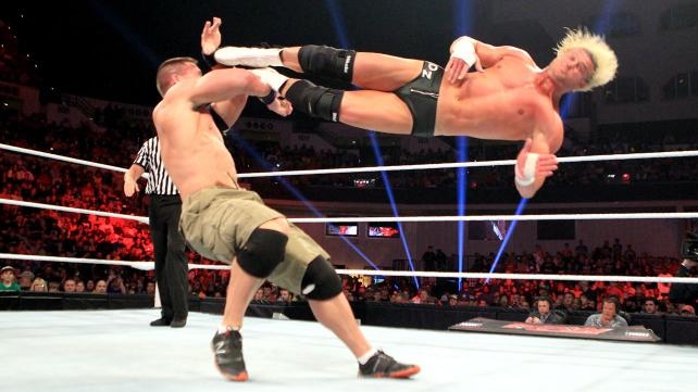 Raw SuperShow: Έδρασαν πάλι τα… τσιράκια του Punk (photos+videos)