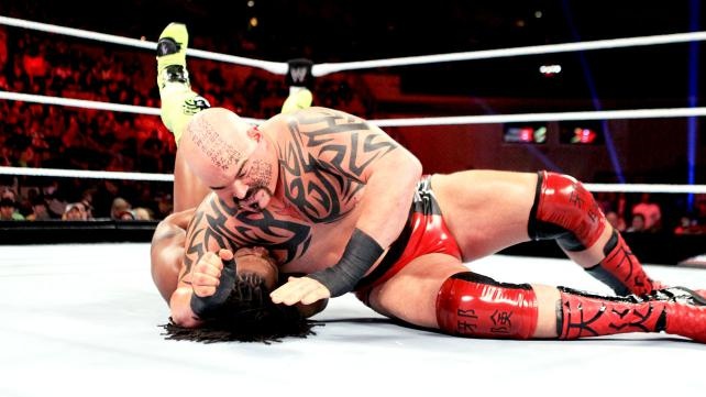 Raw SuperShow: Έδρασαν πάλι τα… τσιράκια του Punk (photos+videos)