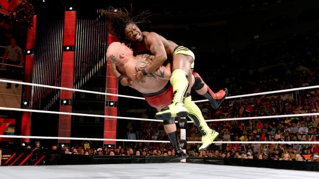 Raw SuperShow: Έδρασαν πάλι τα… τσιράκια του Punk (photos+videos)