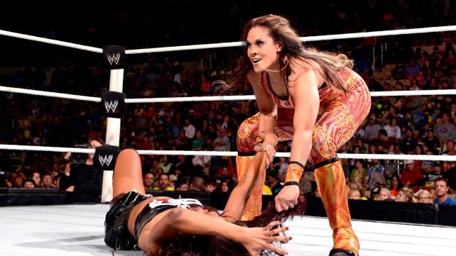 Raw SuperShow: Έδρασαν πάλι τα… τσιράκια του Punk (photos+videos)