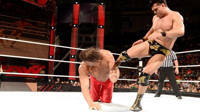 Raw SuperShow: Έδρασαν πάλι τα… τσιράκια του Punk (photos+videos)