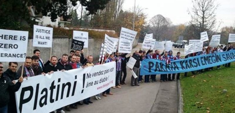 Διαδήλωση Τούρκων κατά της UEFA! (photos)