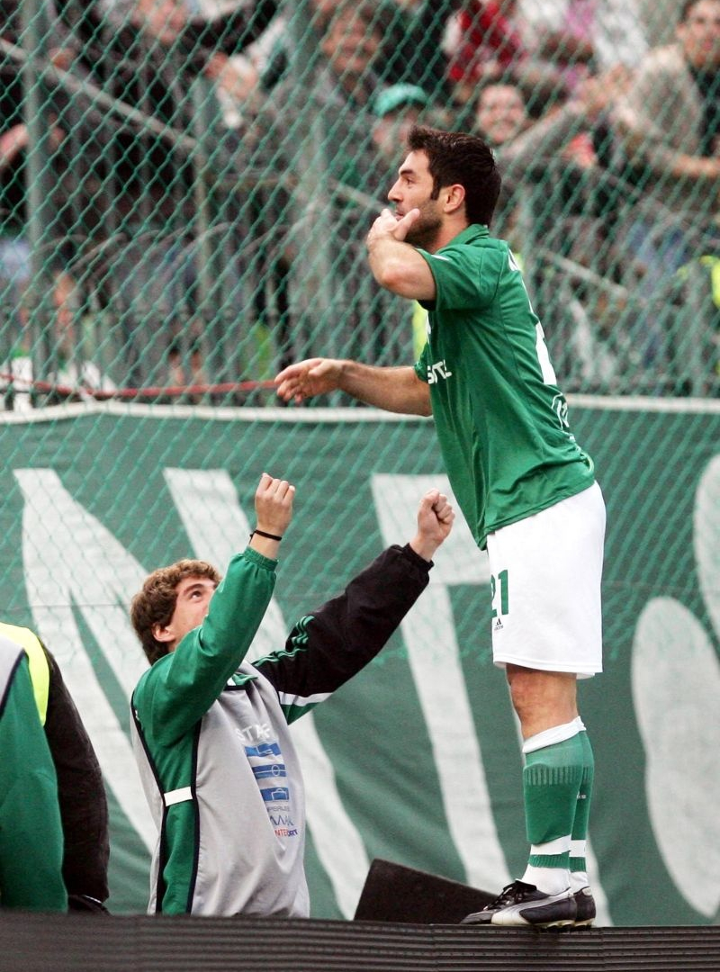 Χάρης Μαυρίας: Γίνεται άντρας, μοιάζοντας «μικρός»… (photos+videos)