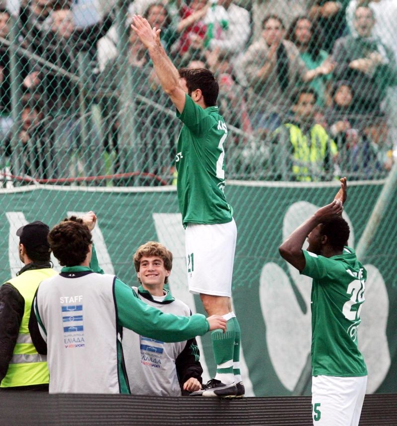 Χάρης Μαυρίας: Γίνεται άντρας, μοιάζοντας «μικρός»… (photos+videos)