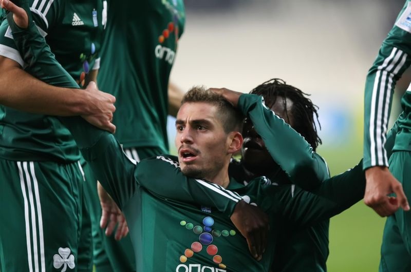 Χάρης Μαυρίας: Γίνεται άντρας, μοιάζοντας «μικρός»… (photos+videos)