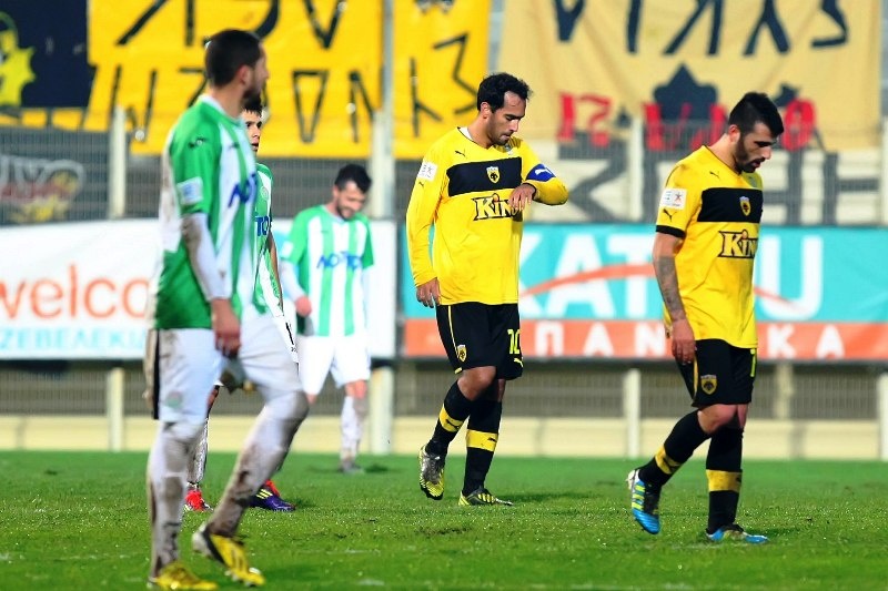 Εκμεταλλεύτηκε τα «δώρα» ο Πανθρακικός, 1-0 την ΑΕΚ (photos)