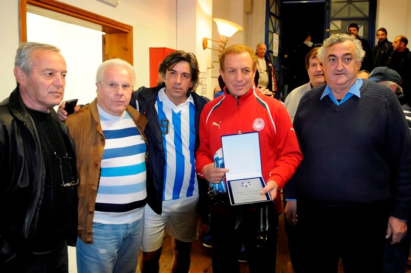 Σε φόρμα οι παλαίμαχοι του Ολυμπιακού, 5-2 τον Απόλλωνα (photos)!