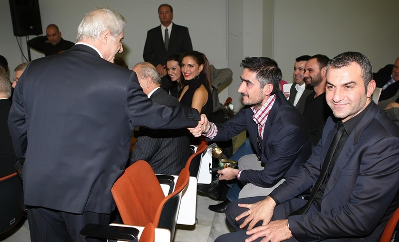 ΠΣΑΤ: Λάμψη αστέρων από τους κορυφαίους του 2012 (photos)