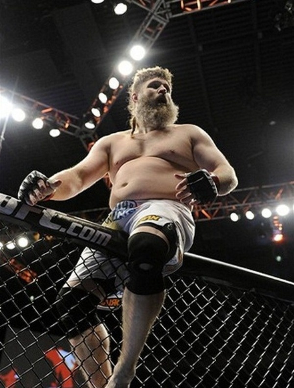 TUF Finale 16: Ισοπέδωσε και… έφυγε ο Nelson (videos+photos)