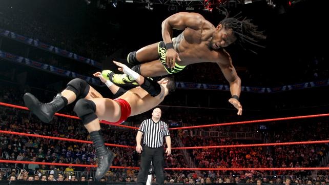 Tables, Ladders and Chairs: Τρελάθηκε πάλι η AJ (videos+photos)