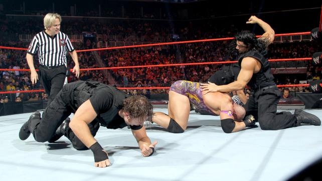 Tables, Ladders and Chairs: Τρελάθηκε πάλι η AJ (videos+photos)