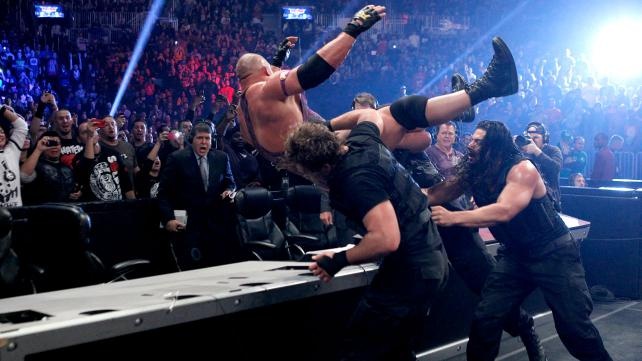 Tables, Ladders and Chairs: Τρελάθηκε πάλι η AJ (videos+photos)