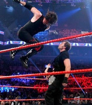 Tables, Ladders and Chairs: Τρελάθηκε πάλι η AJ (videos+photos)