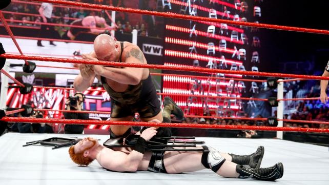 Tables, Ladders and Chairs: Τρελάθηκε πάλι η AJ (videos+photos)