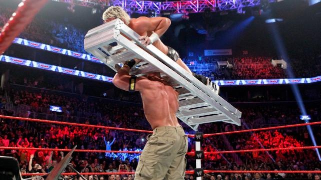 Tables, Ladders and Chairs: Τρελάθηκε πάλι η AJ (videos+photos)