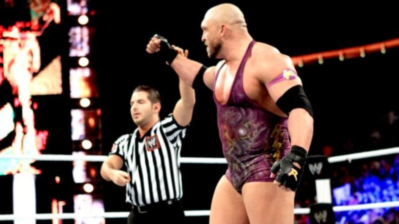 Raw SuperShow: Επέστρεψε στο WWE o Ric Flair (photos+videos)