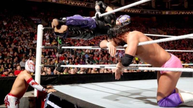 Raw SuperShow: Επέστρεψε στο WWE o Ric Flair (photos+videos)
