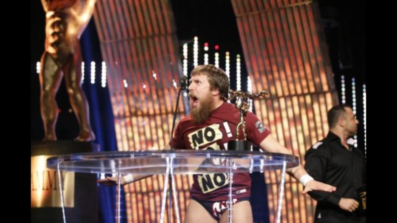 Raw SuperShow: Επέστρεψε στο WWE o Ric Flair (photos+videos)