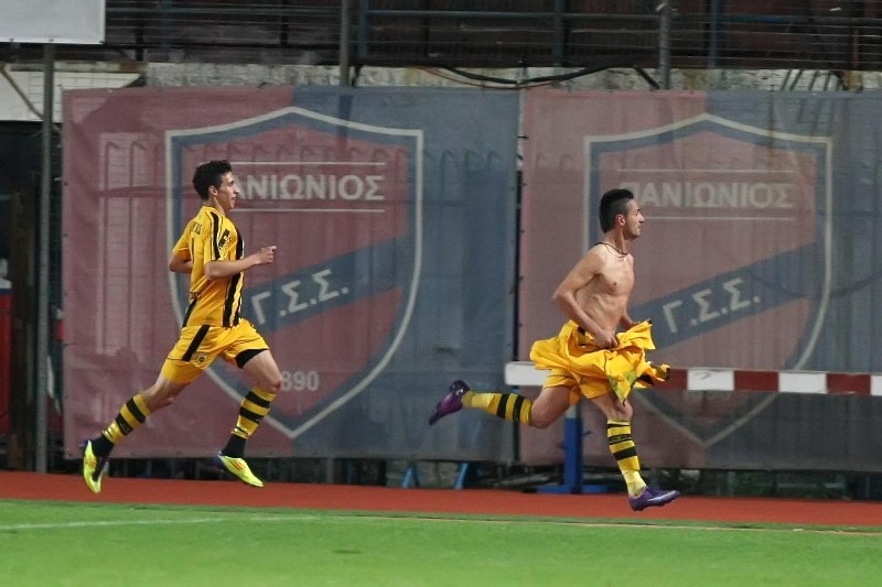 Φωστήρας: Χαμός στον Ταύρο! (photos)