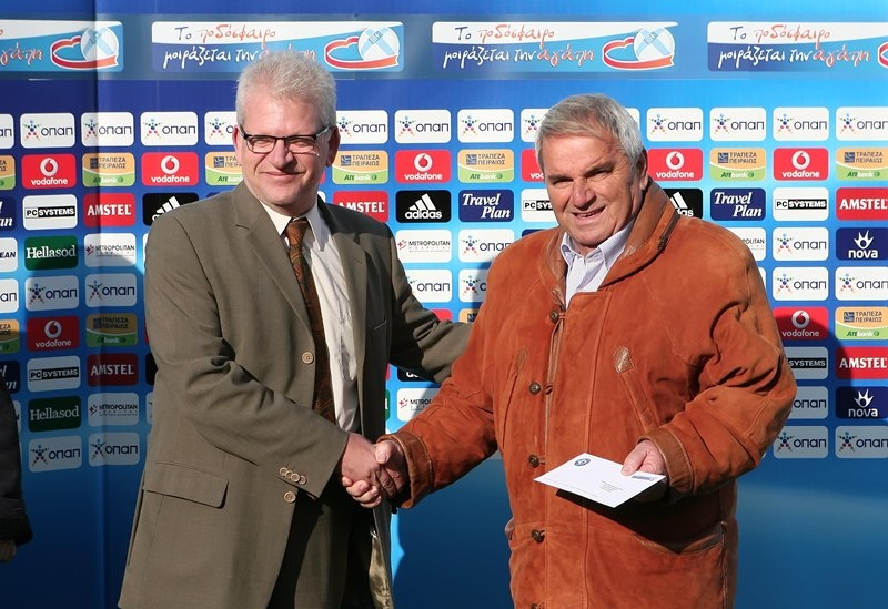 ΕΠΟ και Εθνική έστειλαν μήνυμα αγάπης (photos)