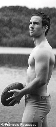 Γυμνή φωτογράφιση από Κλισί! (photos)