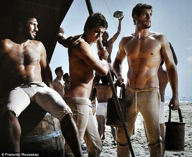 Γυμνή φωτογράφιση από Κλισί! (photos)