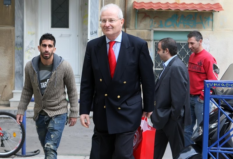 Ολυμπιακός: Μοίρασε… μπάλες και μπλούζες ο Ζαραδούκας (photos)