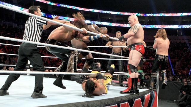 Raw SuperShow: Μετωπική για τον Άγιο Βασίλη! (photos+videos)