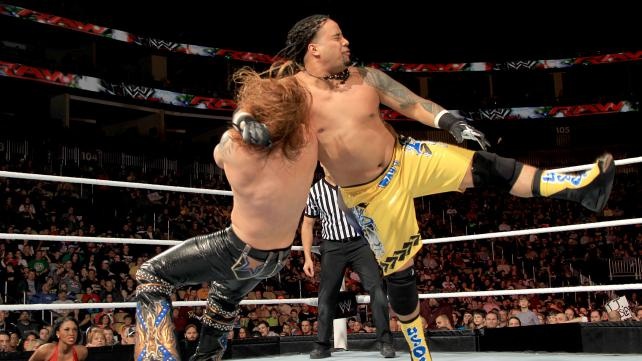 Raw SuperShow: Μετωπική για τον Άγιο Βασίλη! (photos+videos)