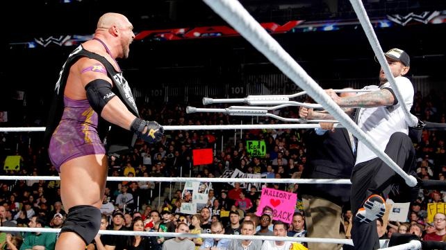 Raw SuperShow: Μετωπική για τον Άγιο Βασίλη! (photos+videos)