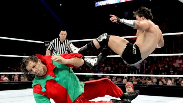Raw SuperShow: Μετωπική για τον Άγιο Βασίλη! (photos+videos)