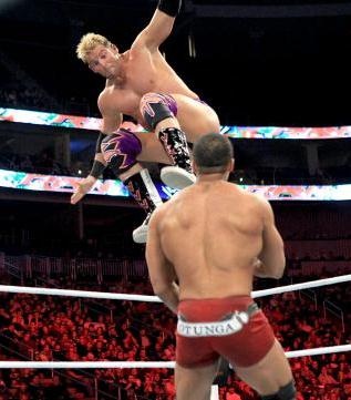 Raw SuperShow: Μετωπική για τον Άγιο Βασίλη! (photos+videos)