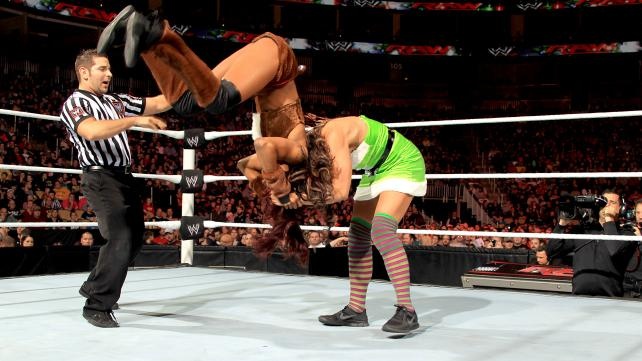 Raw SuperShow: Μετωπική για τον Άγιο Βασίλη! (photos+videos)