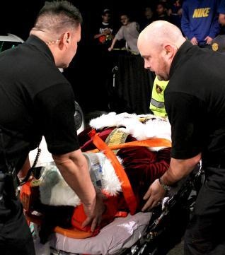 Raw SuperShow: Μετωπική για τον Άγιο Βασίλη! (photos+videos)