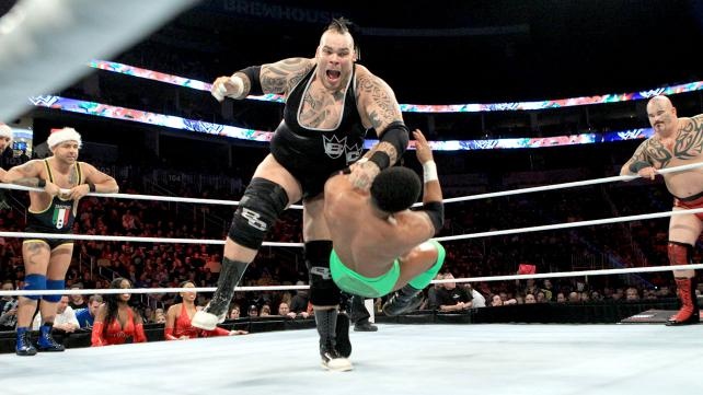Raw SuperShow: Μετωπική για τον Άγιο Βασίλη! (photos+videos)